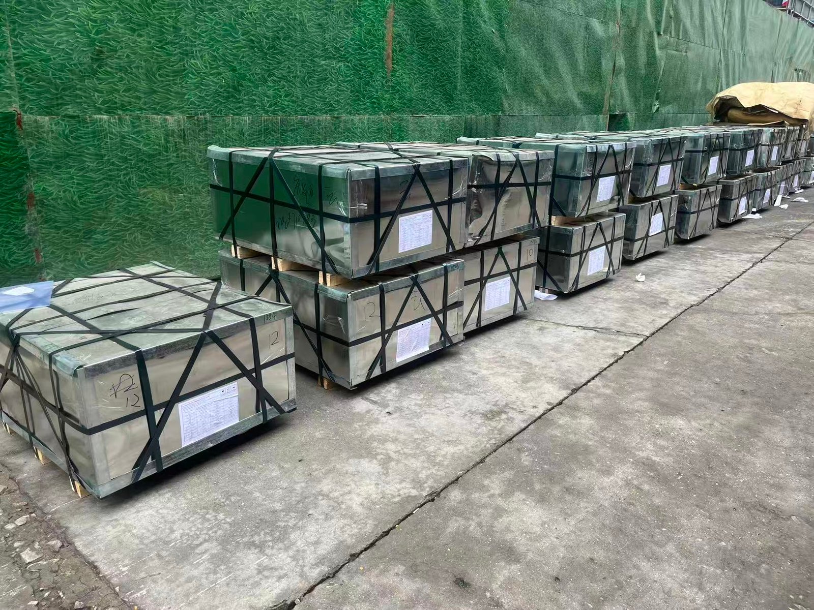 Tinplate Production and Packing for Shipment